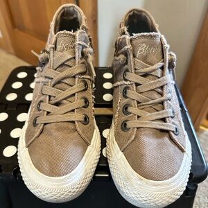 Blowfish canvas booties sz 6.5